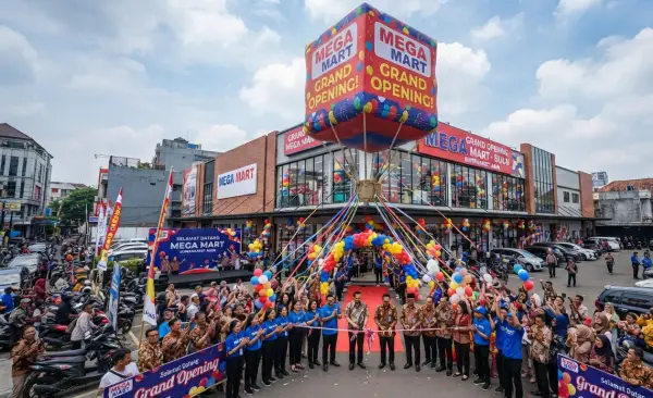Balon Udara Samarinda digunakan pada acara grand opening swalayan.