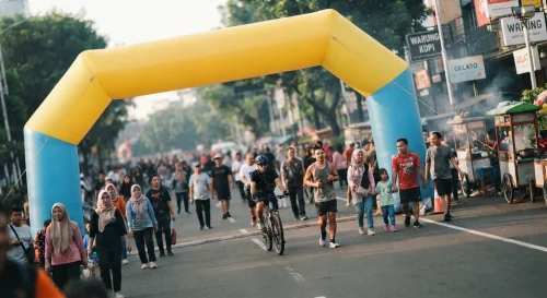 Balon gate pada event car free day