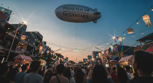 balon promosi bekasi terlihat balon udara di acara event festival kuliner dan budaya